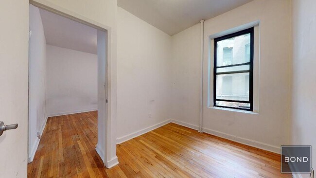 Foto del edificio - 324 E 91st St