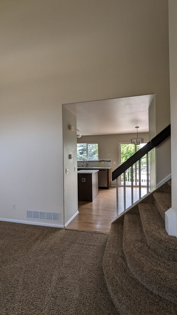 Building Photo - MODERN TWO STORY 3 BED/2.5 BATH WITH FENCE...