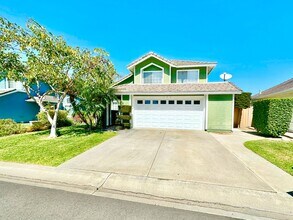 Building Photo - 585 Boysenberry Way