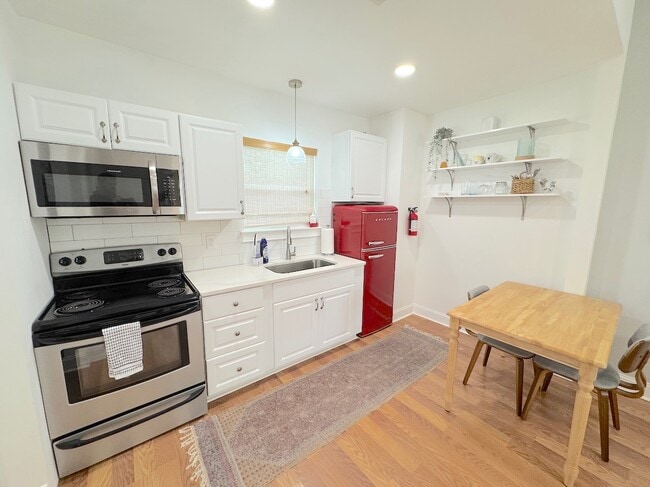 Foto del edificio - 2108 Burroughs St