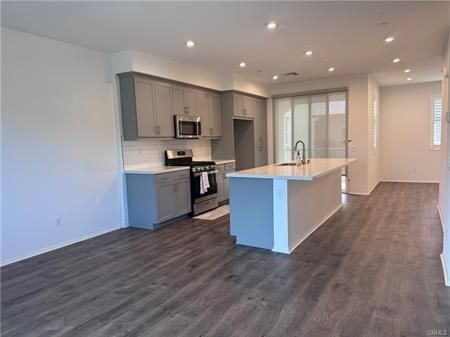 Foto del edificio - 8141 Garden Park St