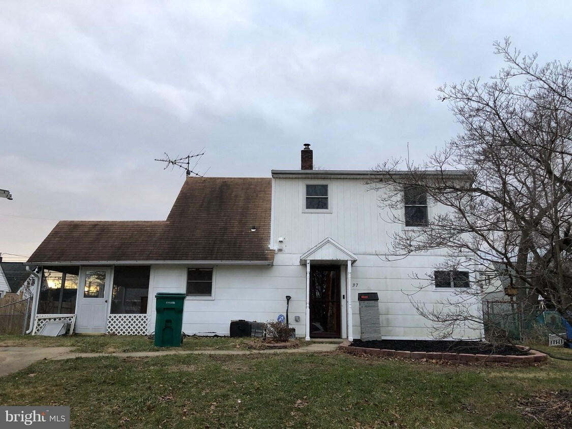 37 Rambler Ln, Levittown, PA 19055 House Rental in Levittown, PA