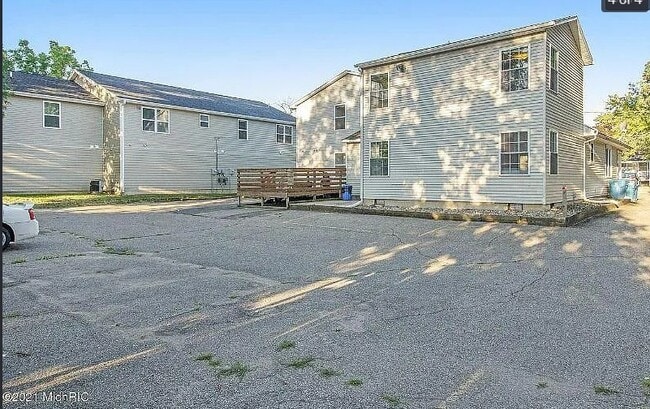 Building Photo - 1133 Kimbark Ave
