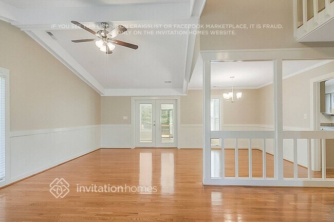 Foto del edificio - 911 Buckingham Rd