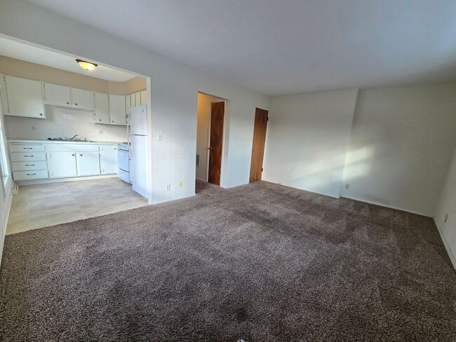 Building Photo - 203 Eisenhower Dr