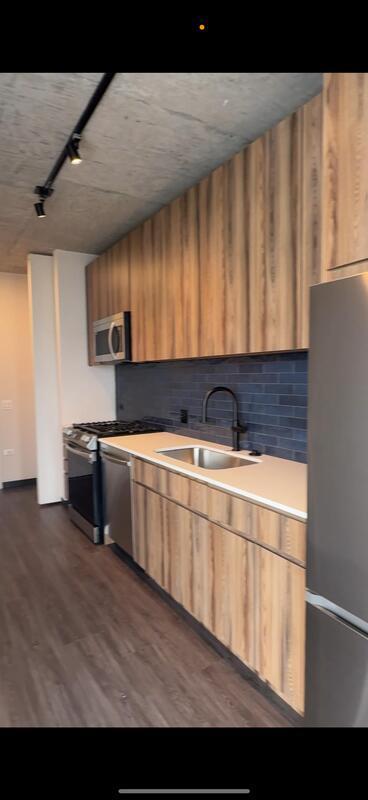 Foto del edificio - 2165 W Lake St