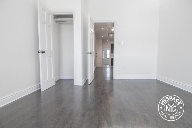 Building Photo - 987 Wyckoff Ave