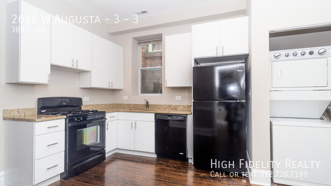Building Photo - 2616 W Augusta Blvd