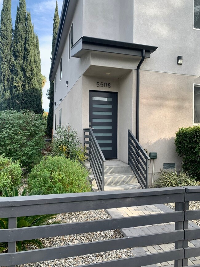 Building Photo - 5508 Camellia Ave