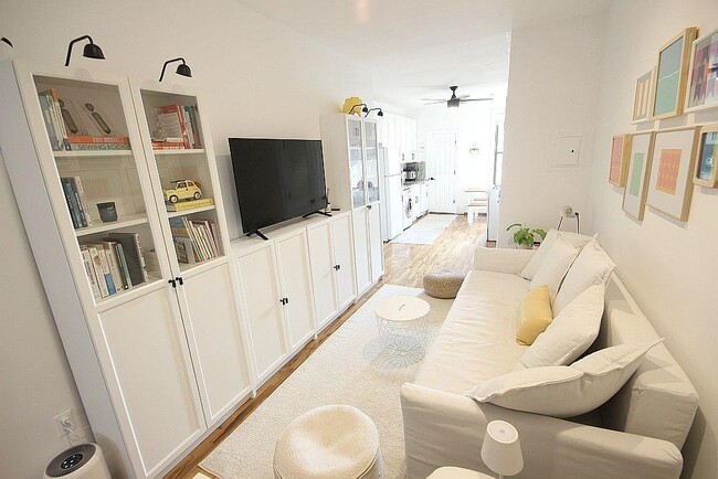 Foto del edificio - 214 Jefferson St