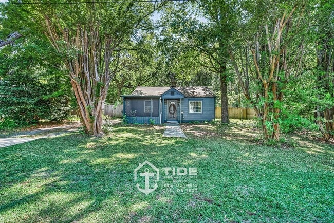 Building Photo - West Ashley Gem