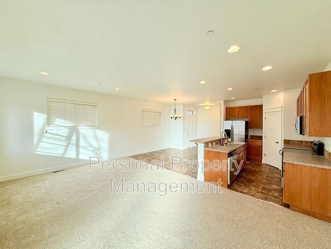 Building Photo - 3344 NW 47th Dr