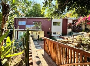 Building Photo - 637 S Crescent Ct