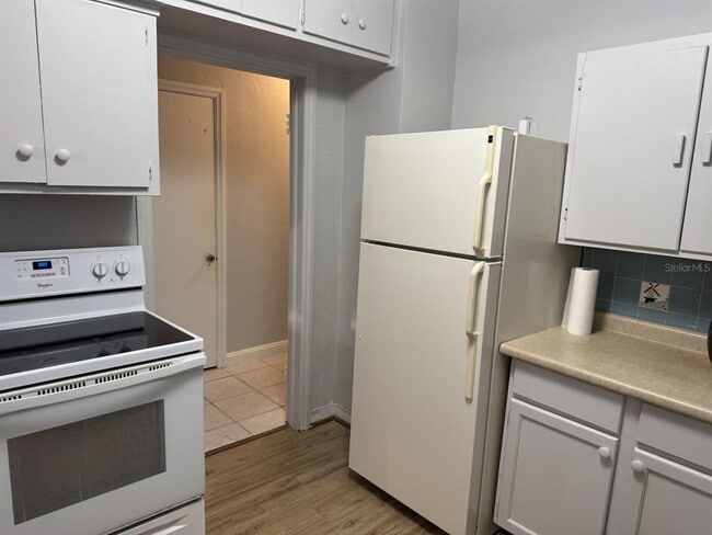 Building Photo - 1137 NE 9th St