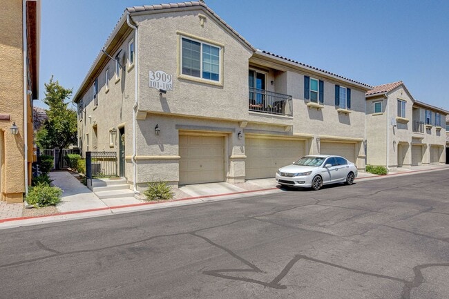 Building Photo - 3909 Sweet Pine St