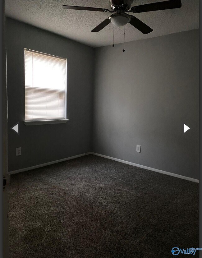 Foto del edificio - 3621 N Crestview Dr NW