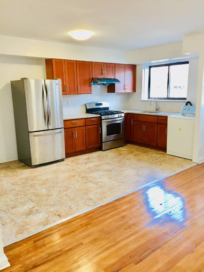 Foto del edificio - 69 Bay 41st St