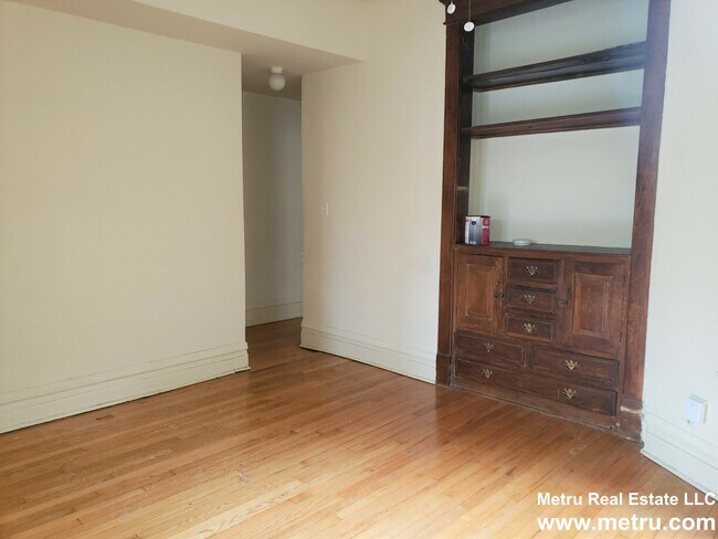 Foto del edificio - 836 W Cornelia Ave