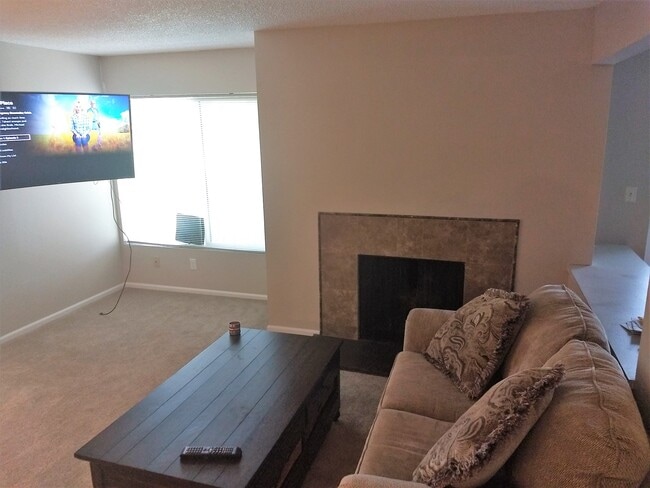 Foto del edificio - 303 Gage Blvd #325