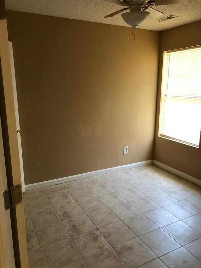 Foto del edificio - 185 Evergreen Dr