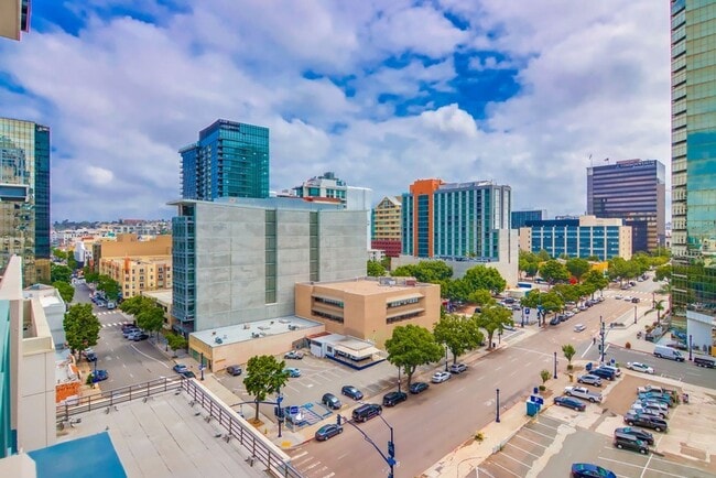 Foto del edificio - Luxury  Unit in Little Italy