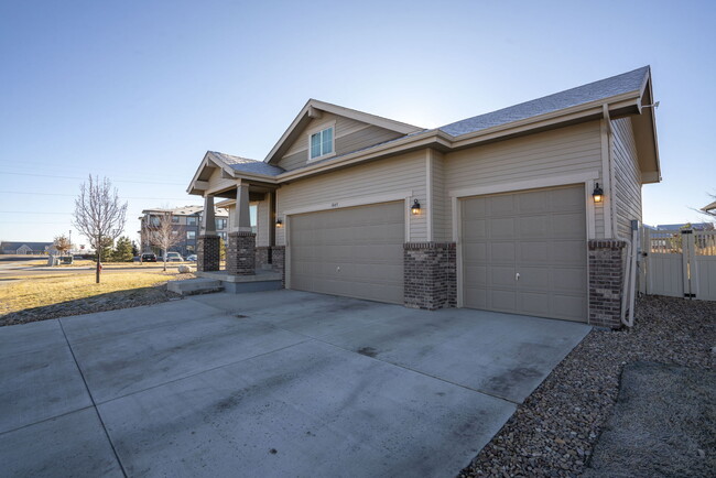 Building Photo - 1449 Rustic Dr