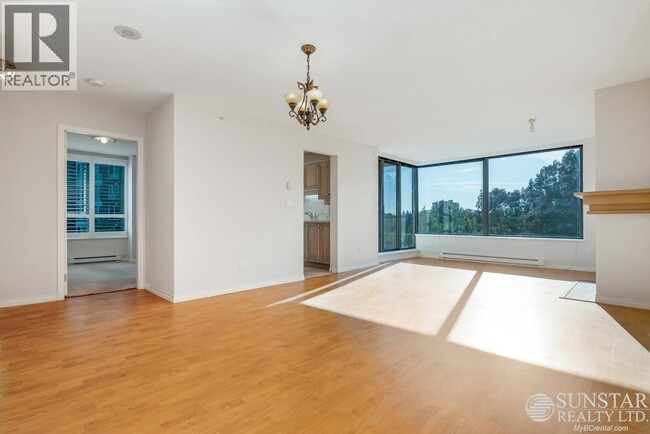 Building Photo - 5639 Hampton Pl