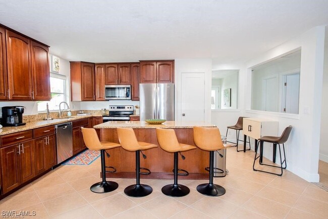 Foto del edificio - 688 106th Ave N