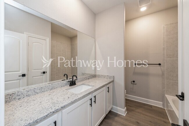 Foto del edificio - 628 Brookside Dr