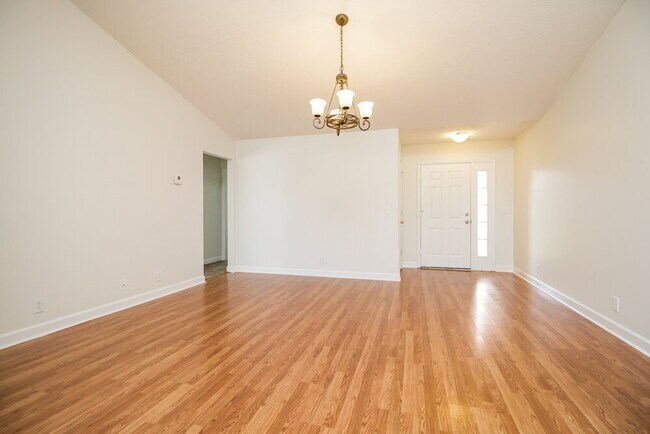 Foto del edificio - 537 County Farm Rd