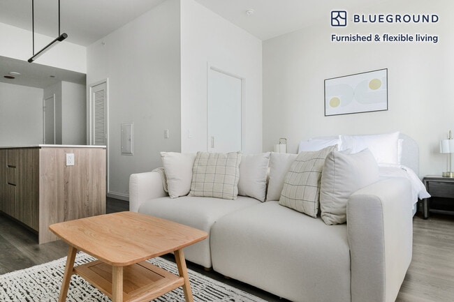 Building Photo - 1000 S Michigan Ave