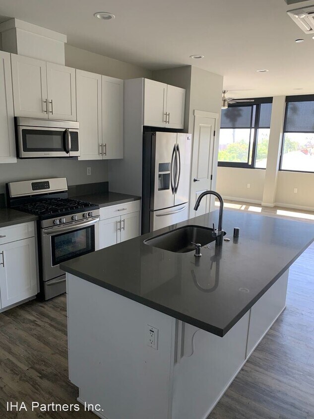 Foto principal - 325 Robinson Ave