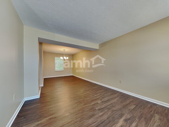 Building Photo - 2132 Lunar Ln