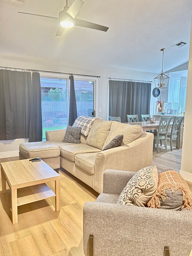 Foto del edificio - 8609 Linderwood Dr