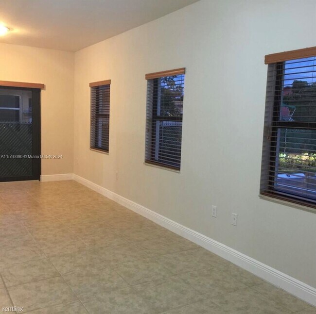 Building Photo - 3 br, 2 bath House - 41 W 14th St # 1