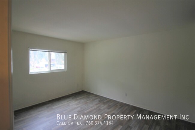 Building Photo - 2 BR, 2 Ba Condo in Oceanside, Lakeshore V...