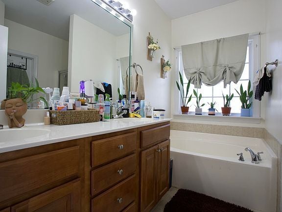 Building Photo - Build Equity While Leasing - Lease and Own...