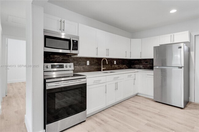 Foto del edificio - 2512 NE 182nd Terrace