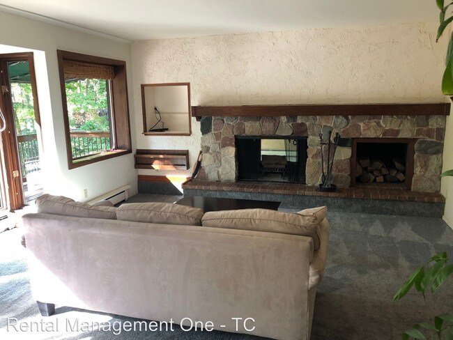 Building Photo - 2 br, 3 bath House - 1309 Randolph Street