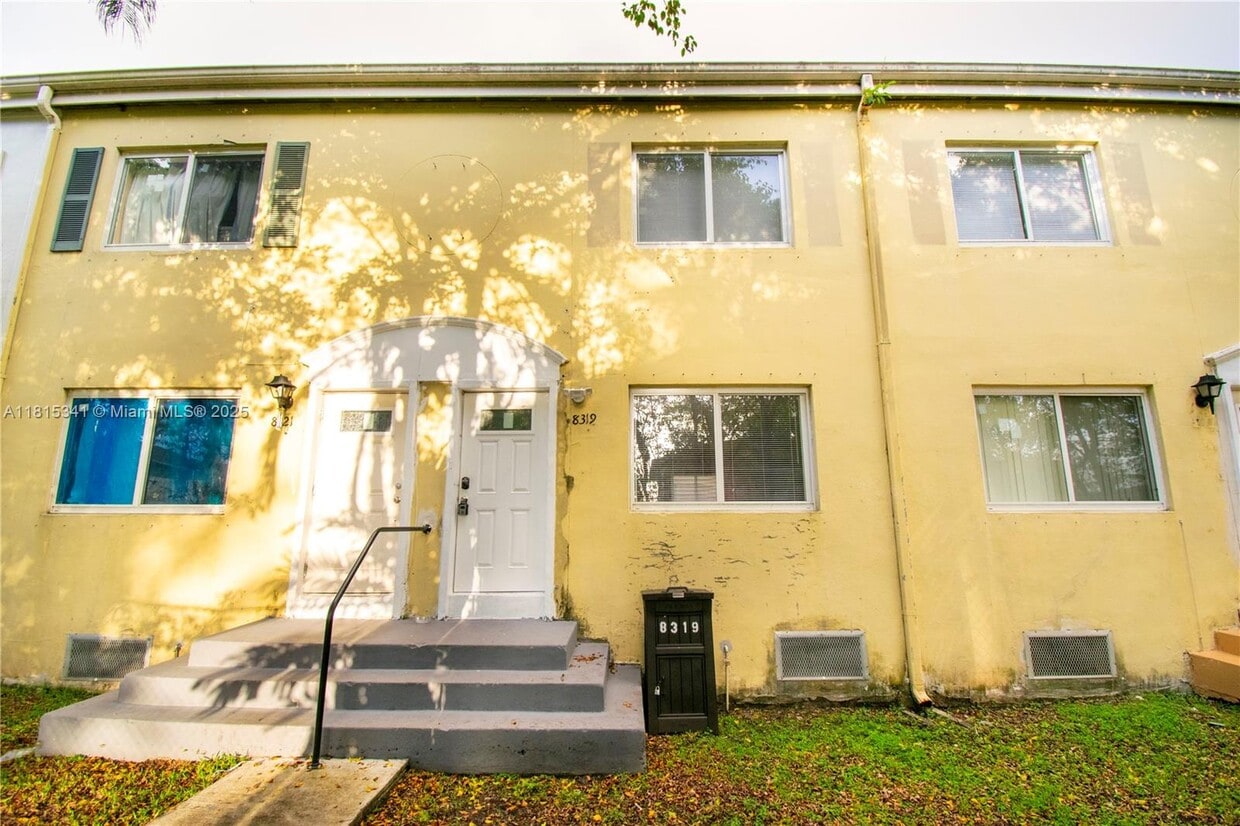 Foto principal - 8319 NW 5th Ave