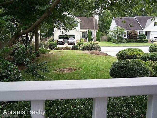 Building Photo - 4 br, 2.5 bath House - 708 Bulrush Court