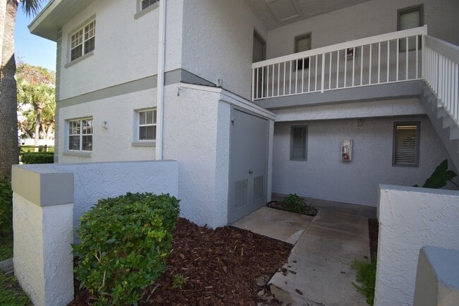 Building Photo - 2 Bed/2 Bath, 1st floor unit - AVAILABLE N...