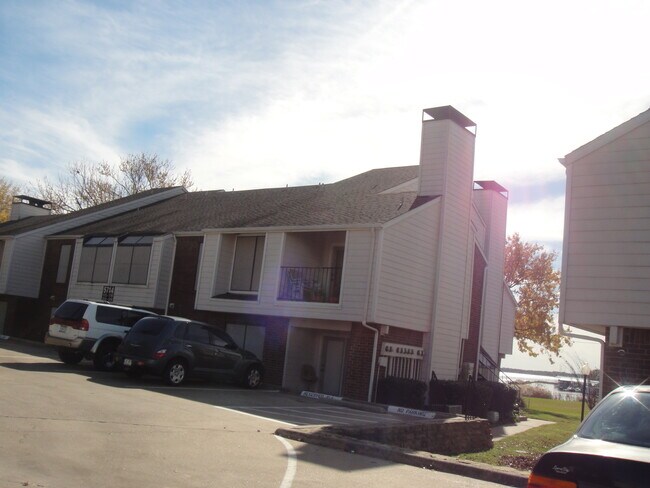 Foto del edificio - 5726 Marvin Loving Dr