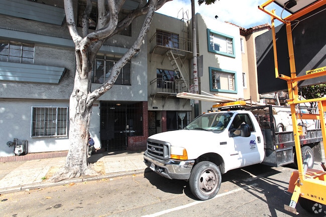 Building Photo - 1016 Potrero Avenue