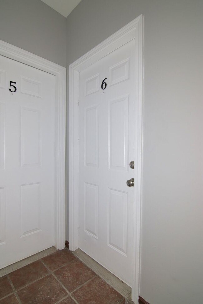 Foto del edificio - 1329 E Market St