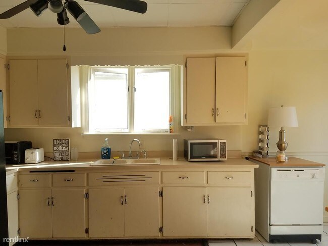 Building Photo - 4 br, 2 bath House - 2757 N Cramer Street