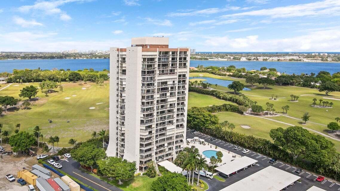 2000 Presidential Way Unit Ph2, West Palm Beach, FL 33401 Condo for Rent in West Palm Beach