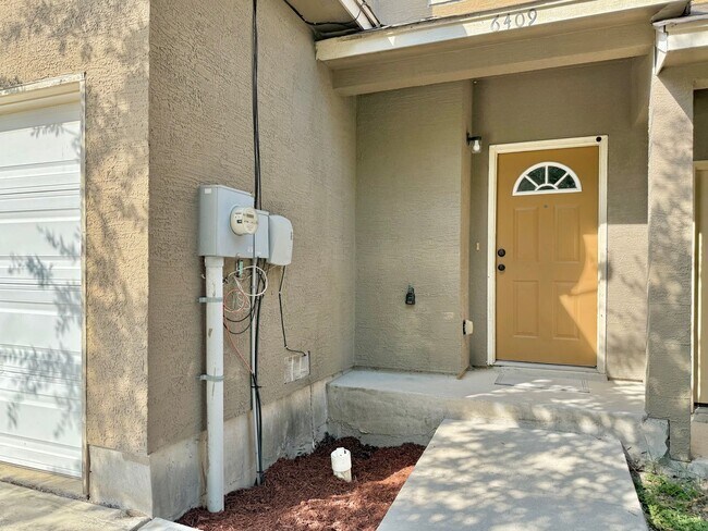 Foto del edificio - 3 bed 2 bath townhome in Leon Valley near ...