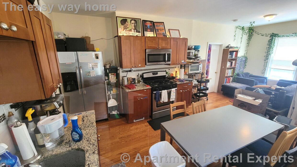 Central Sq 3+ Bedroom - Great location! R... - Central Sq 3+ Bedroom - Great location!  R...