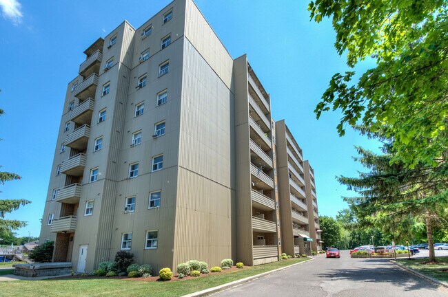 Photo du bâtiment - River Ridge Tower Apartments